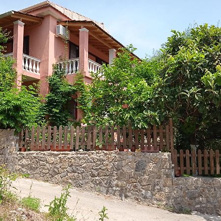 Iren Holiday Apartment Ipsos Ngoại thất bức ảnh