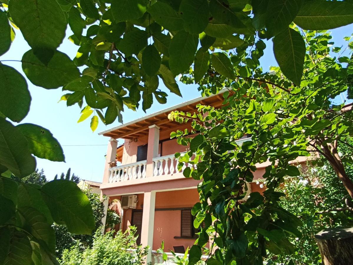 Iren Holiday Apartment Ipsos Ngoại thất bức ảnh