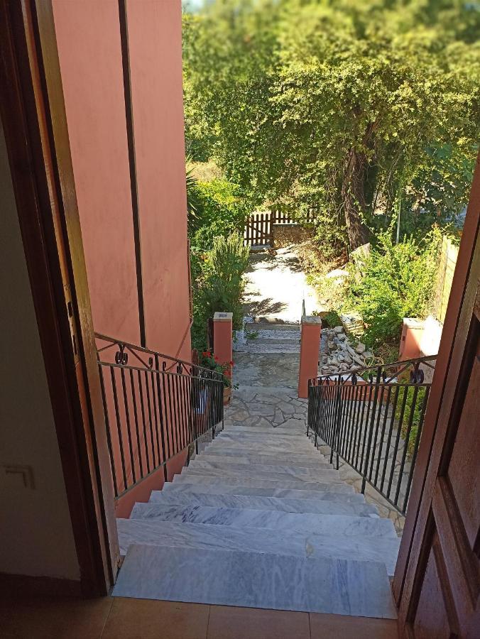 Iren Holiday Apartment Ipsos Ngoại thất bức ảnh