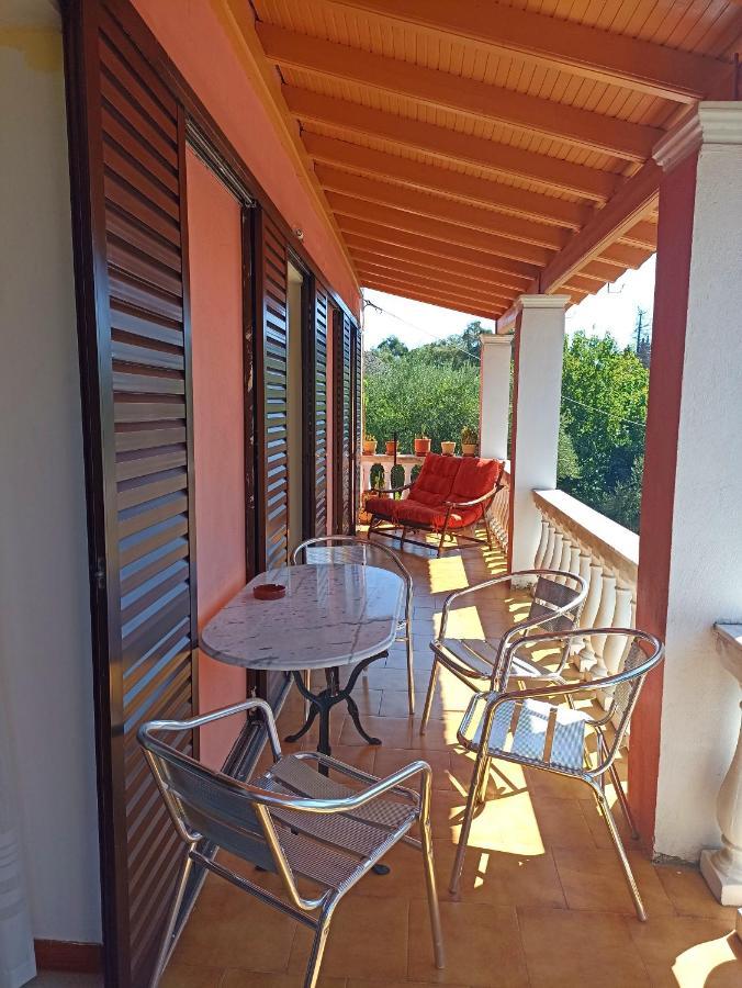 Iren Holiday Apartment Ipsos Ngoại thất bức ảnh