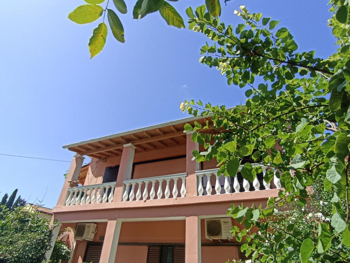 Iren Holiday Apartment Ipsos Ngoại thất bức ảnh